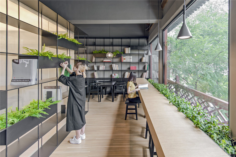 Breathing New Life into Coffee Shop Culture